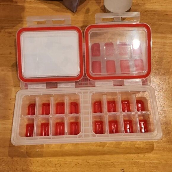 NEW Ice Cube Trays with attached lids BPA Free- 2 Pack, Red & Clear - Picture 4 of 4